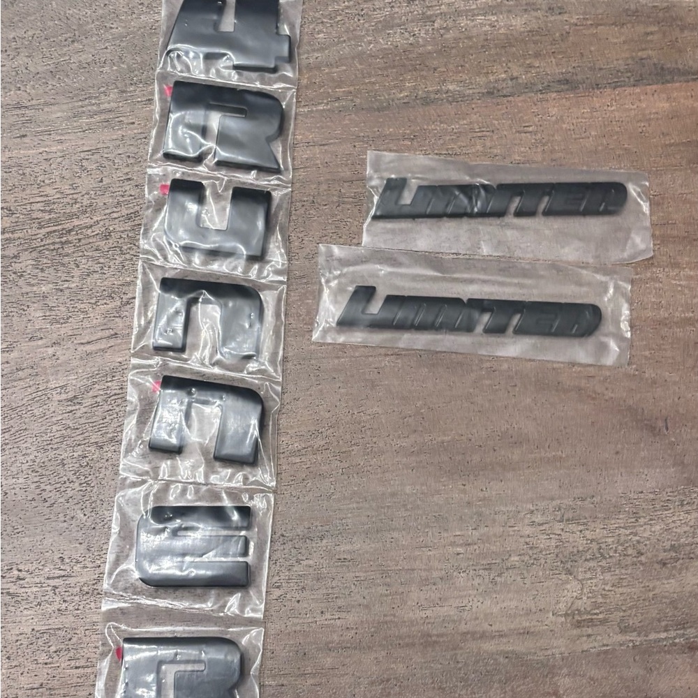 Toyota 4Runner overlay -Black Limited Edition Emblem Set